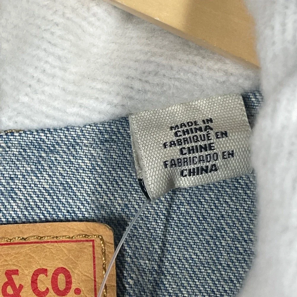 Levis Mens Relaxed Hybrid Trucker Jacket Blue Denim Gray Fleece Hood M NEW
